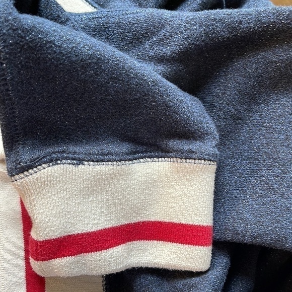 Roots cabin kids size youth XXL (13-14 years) navy blue sweater like new! - Picture 7 of 8